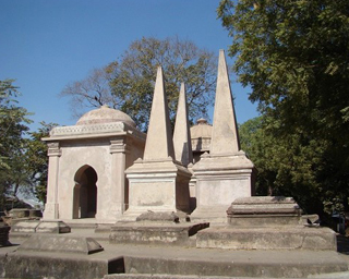 3D BluePrint India restaureert nederlandse tombes in Ahmedabad, India